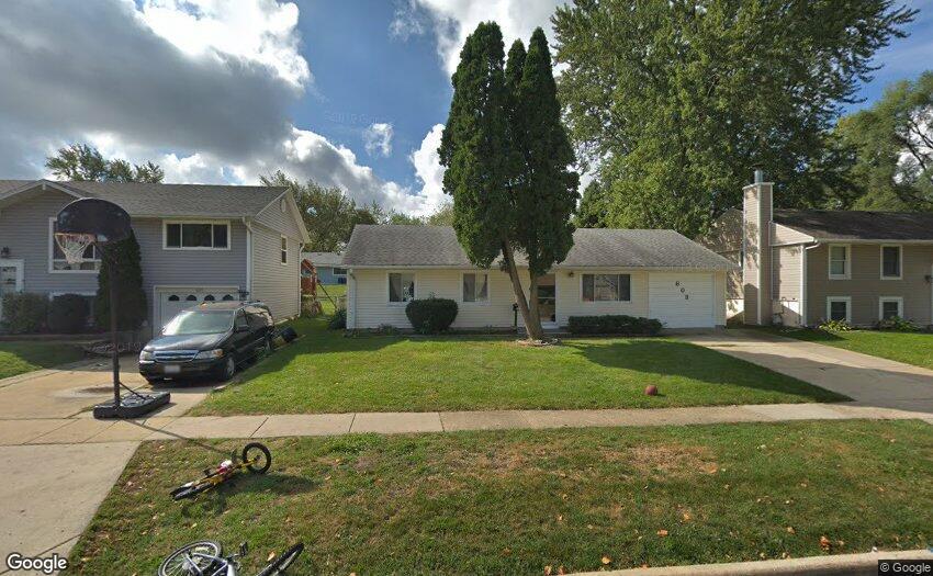 803 Oriole Dr., Streamwood, IL 60107