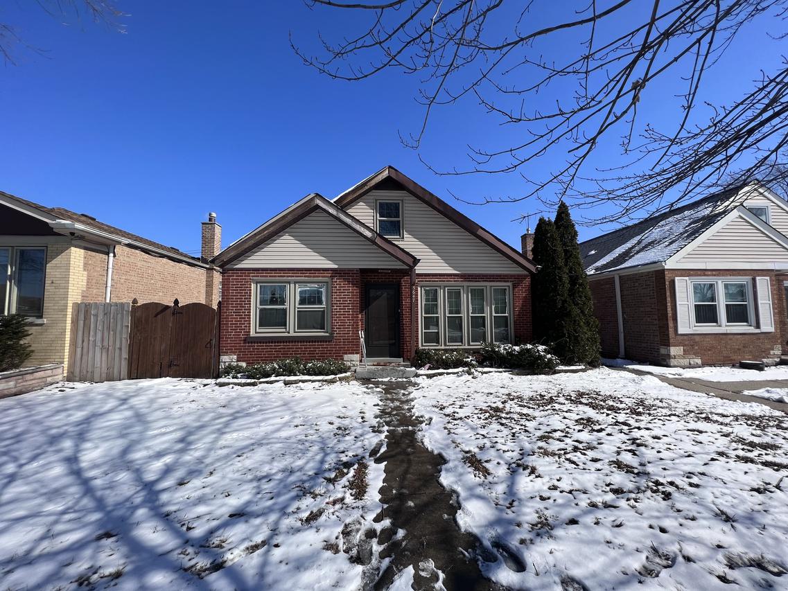 5647 S Mason Ave., Chicago, IL 60638