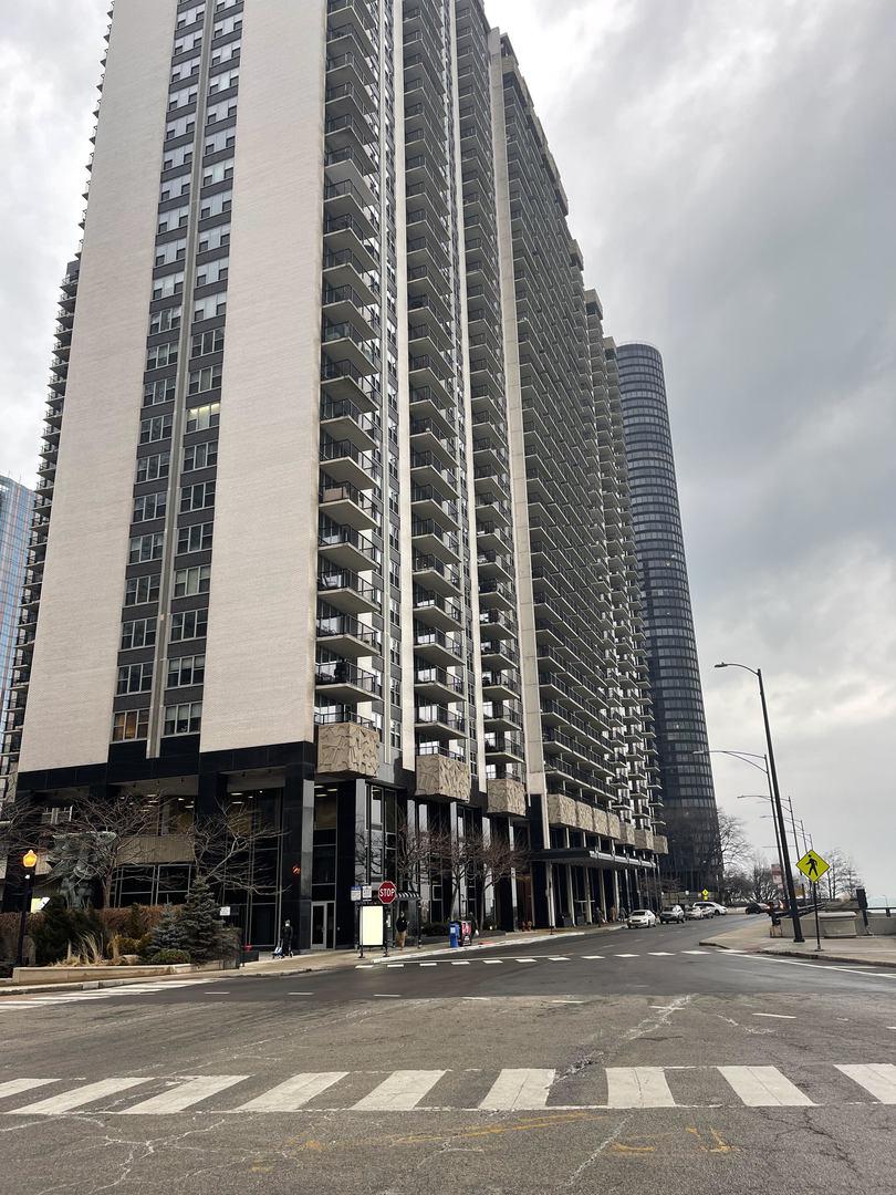 400 E Randolph St. #3429, Chicago, IL 60601
