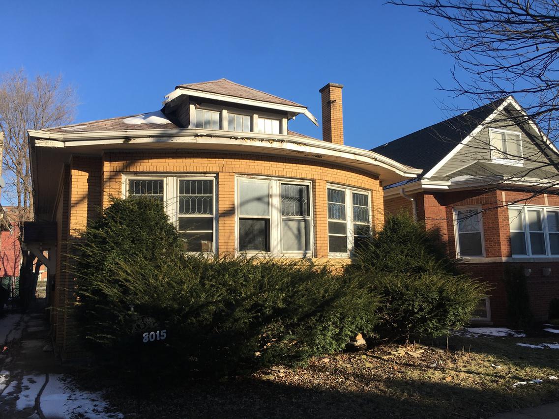 8015 S Paxton Ave., Chicago, IL 60617