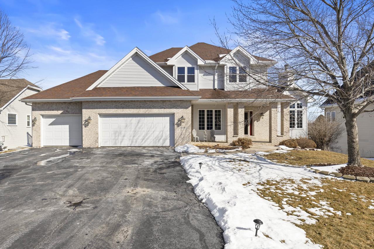 9239 Forest Ridge Dr., Roscoe, IL 61073