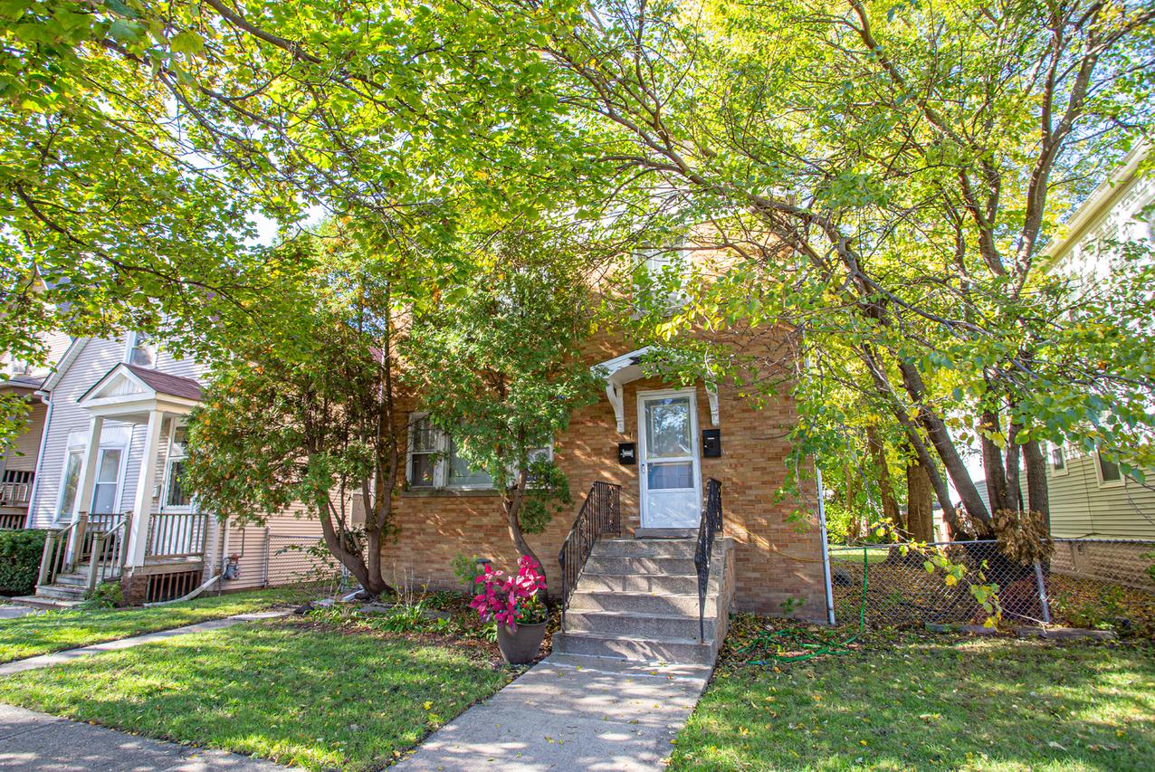 3854 N Whipple St., Chicago, IL 60618