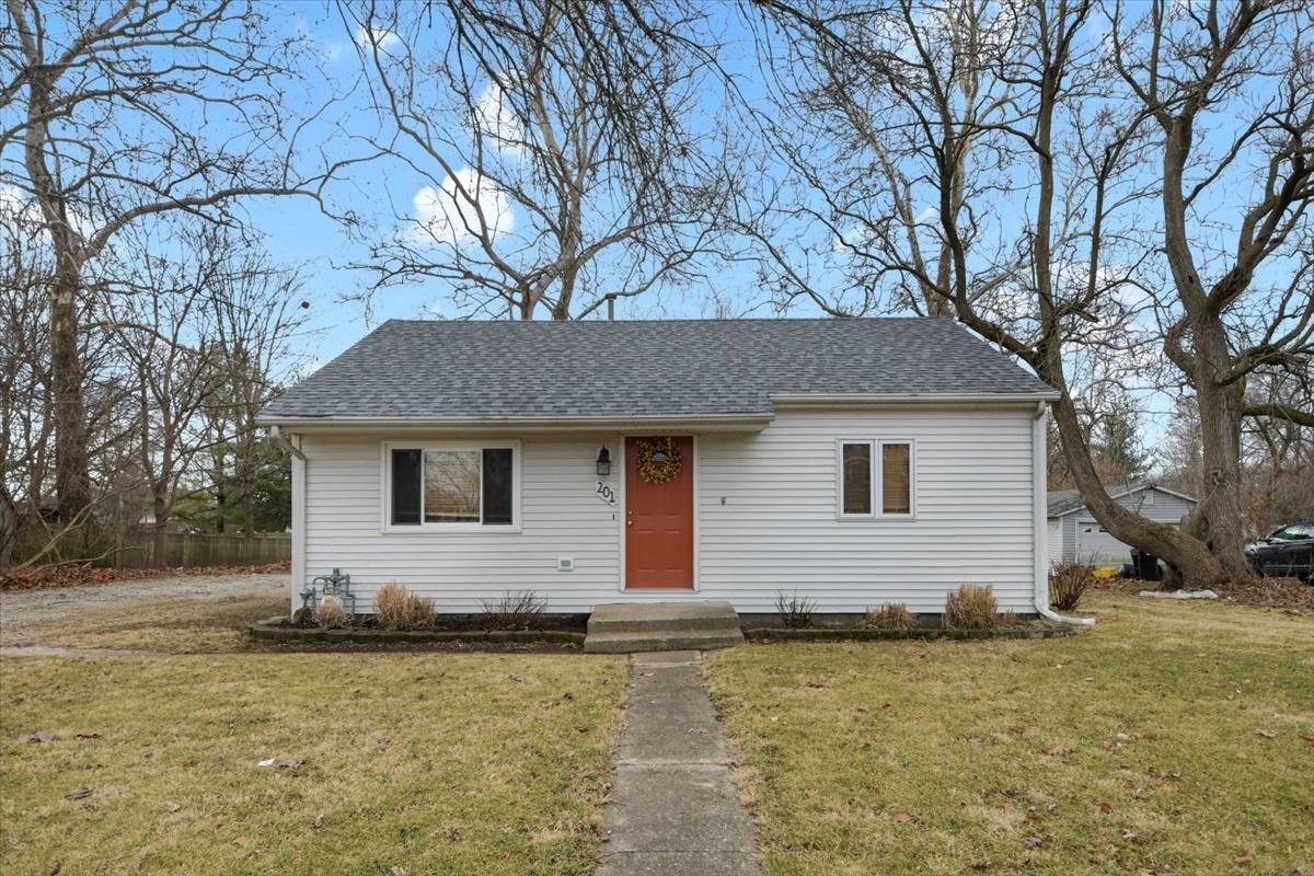 201 W Church St., Savoy, IL 61874