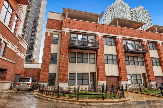 334 N Jefferson St., Chicago, IL 60661