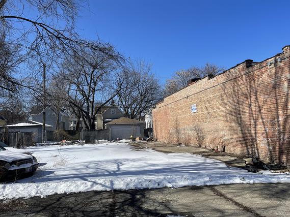 746 N Lotus Ave., Chicago, IL 60644