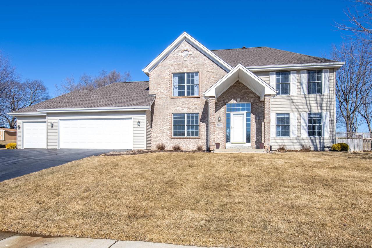5926 Sweet Grass Dr., Roscoe, IL 61073