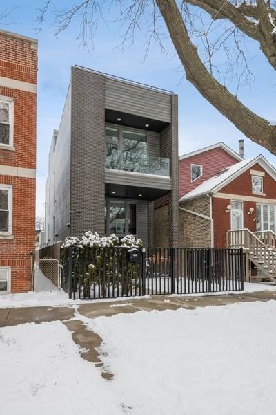 2640 W Huron St., Chicago, IL 60612