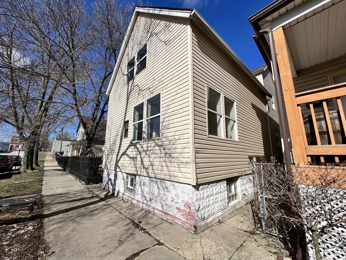 126 E 117th St., Chicago, IL 60628
