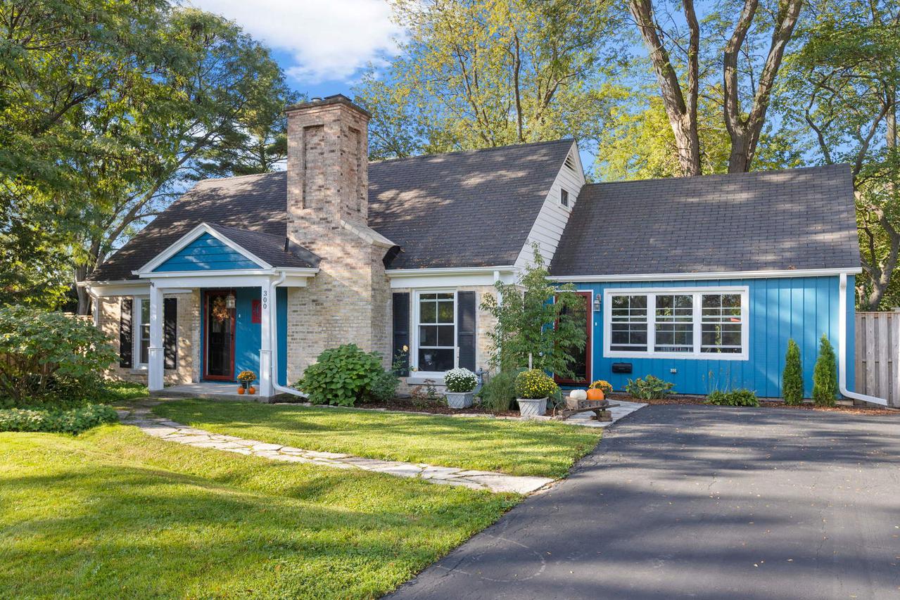 300 North Branch Rd., Glenview, IL 60025