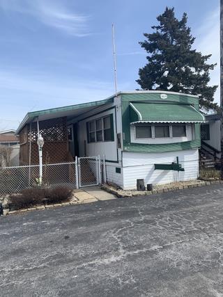 9001 S Cicero Ave. #223, Oak Lawn, IL 60453