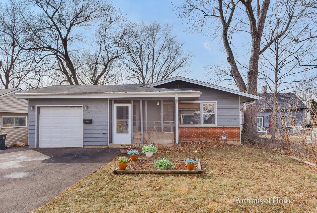 1104 S Oak St., West Chicago, IL 60185