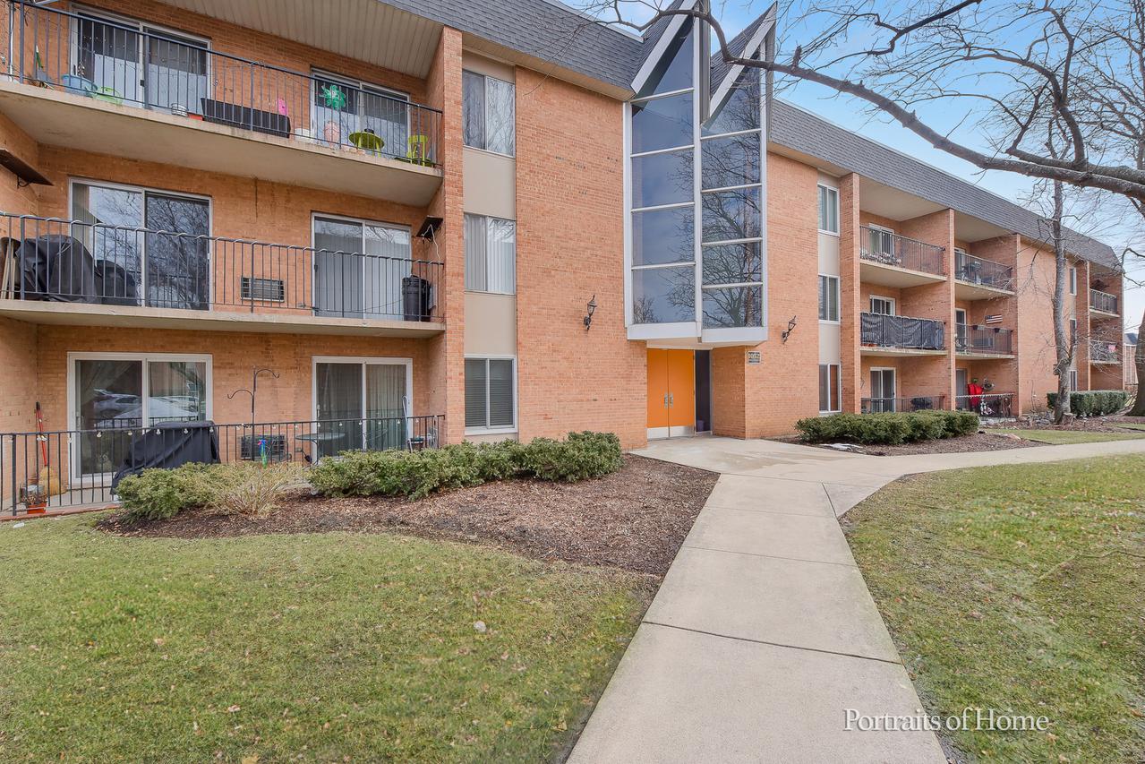 1052 N Mill St. #209, Naperville, IL 60563