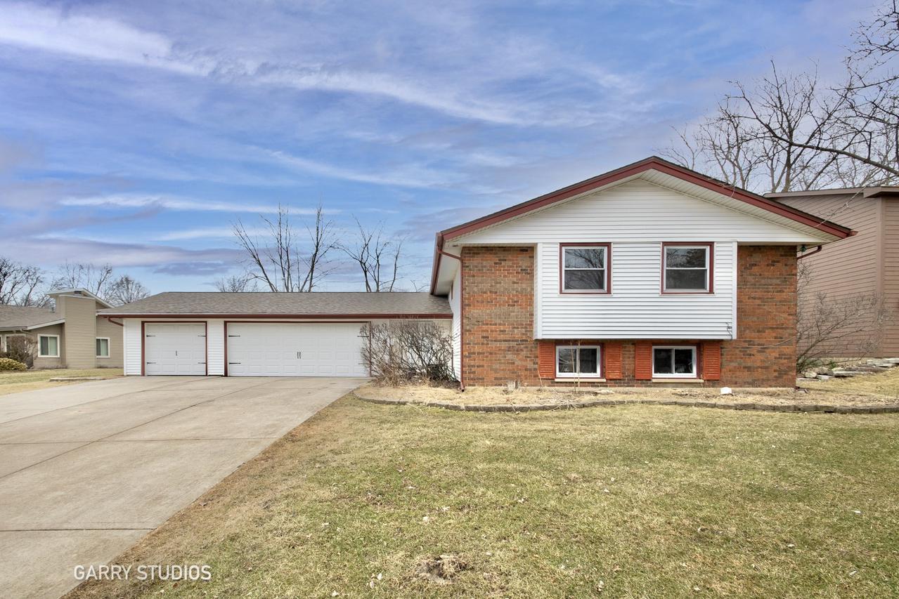 115 S Salem Dr., Schaumburg, IL 60193