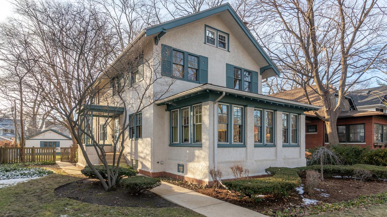 2754 Broadway Ave., Evanston, IL 60201