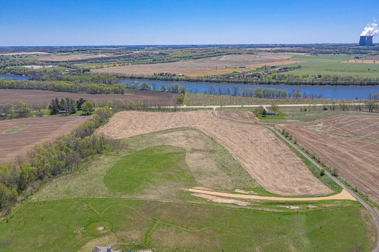 000 N Il Route 2, Leaf River, IL 61047