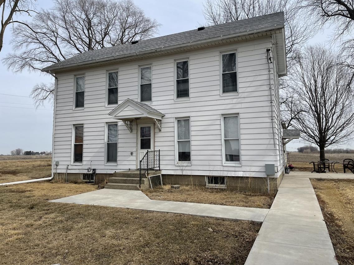6687 S Chana Rd., Ashton, IL 61006