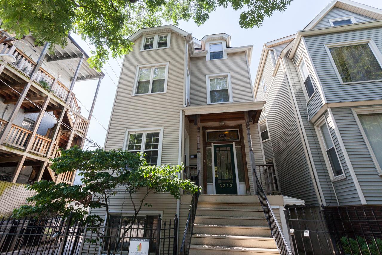 3212 N Kenmore Ave., Chicago, IL 60657