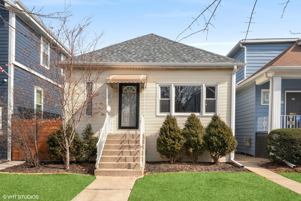 3725 N Spaulding Ave., Chicago, IL 60618