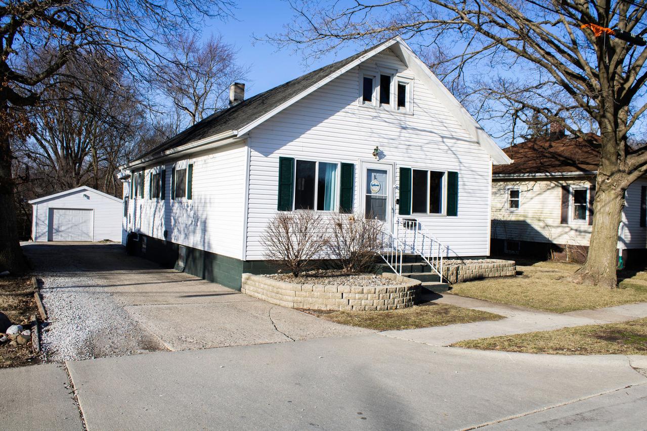 410 W Harrison St., Villa Grove, IL 61956