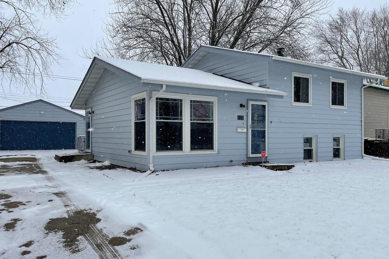 1131 Ramona Ter., Machesney Park, IL 61115