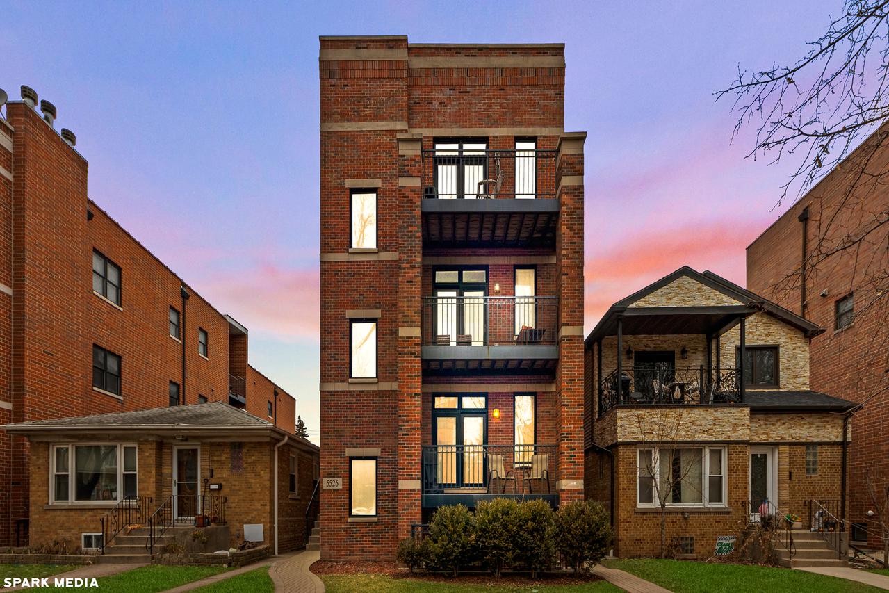 5526 W Edmunds St. #1, Chicago, IL 60630