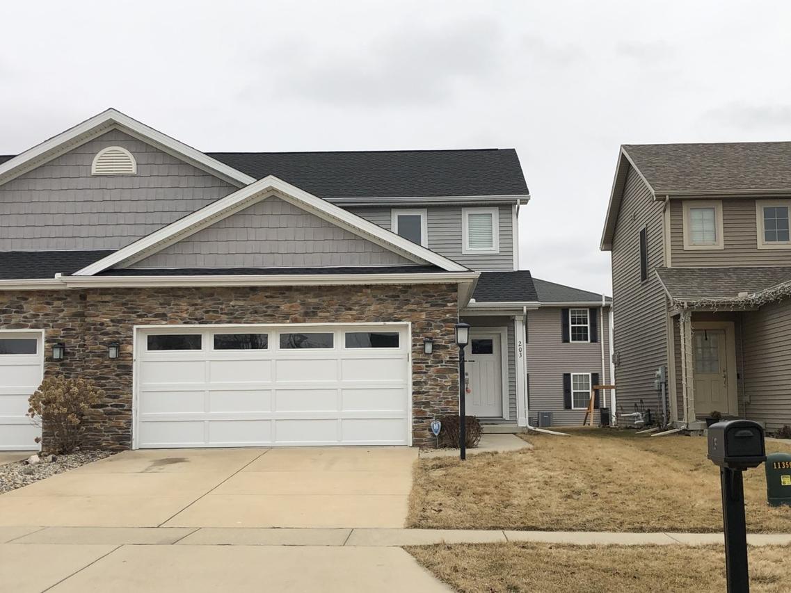 203 Tickseed Ave., Savoy, IL 61874