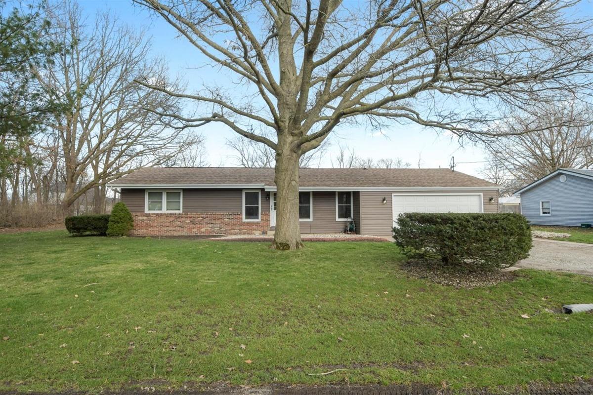 207 Ruby St., Villa Grove, IL 61956