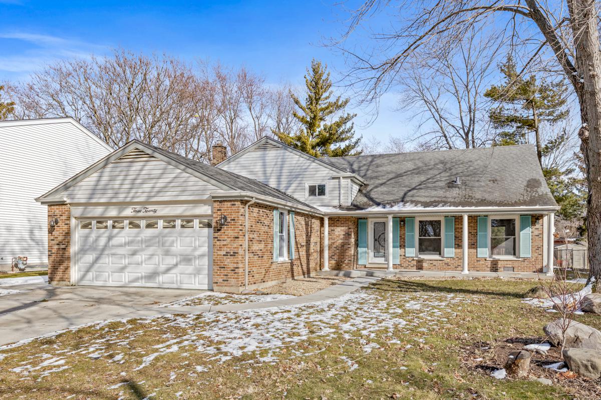 320 S Birchwood Dr., Naperville, IL 60540