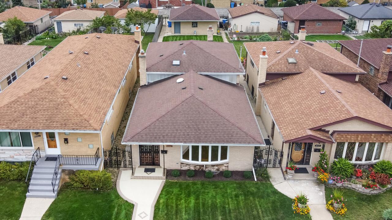 8441 W Castle Island Ave., Chicago, IL 60656