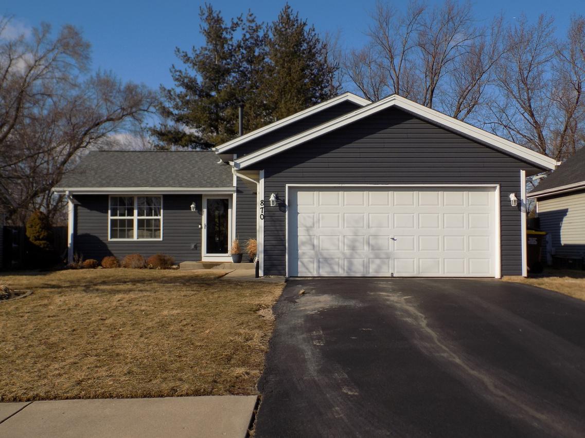 870 Needle Point Dr., Machesney Park, IL 61115