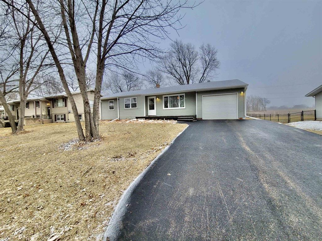 406 Woodrow St., Winnebago, IL 61088