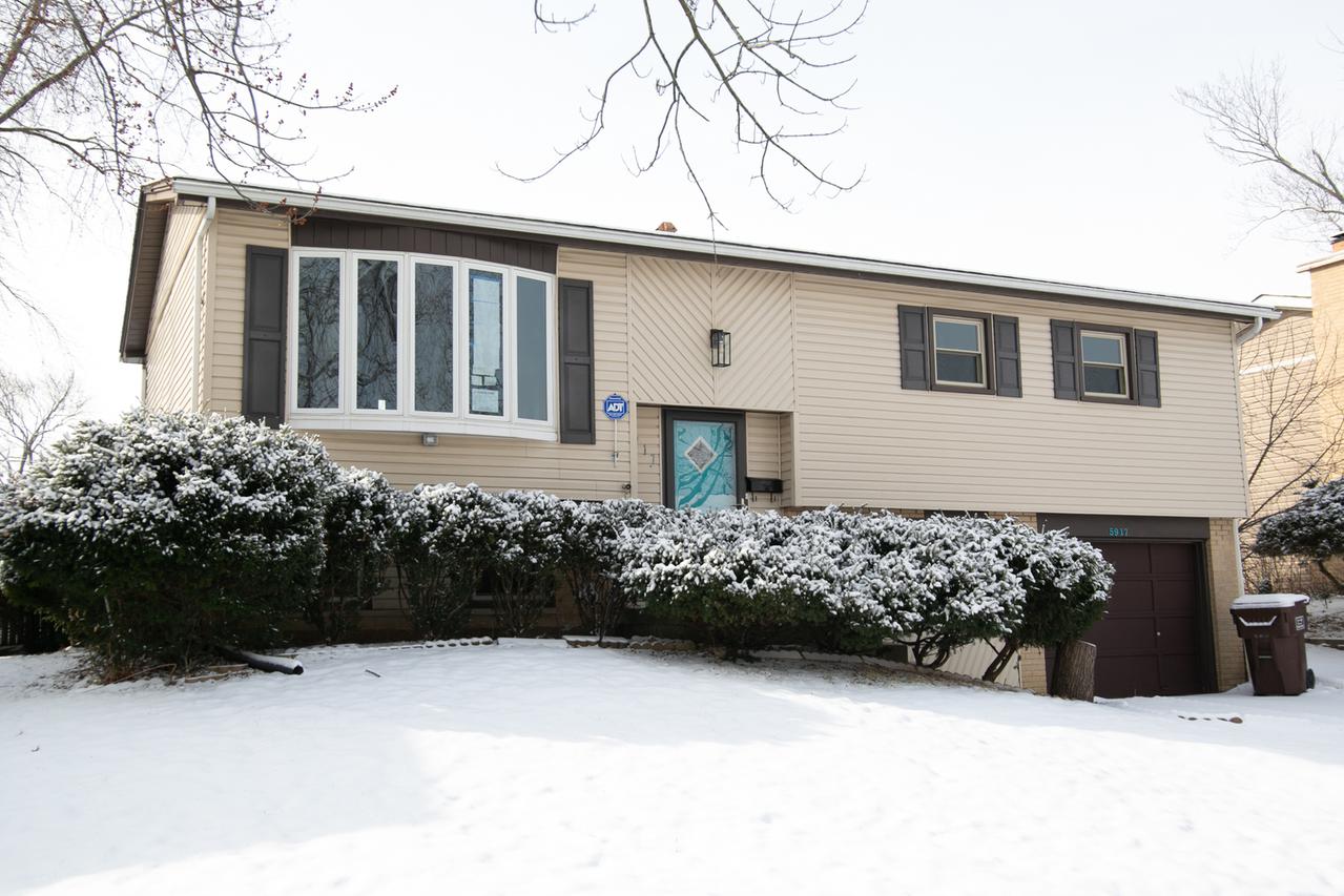 5917 Edward Dr., Oak Forest, IL 60452