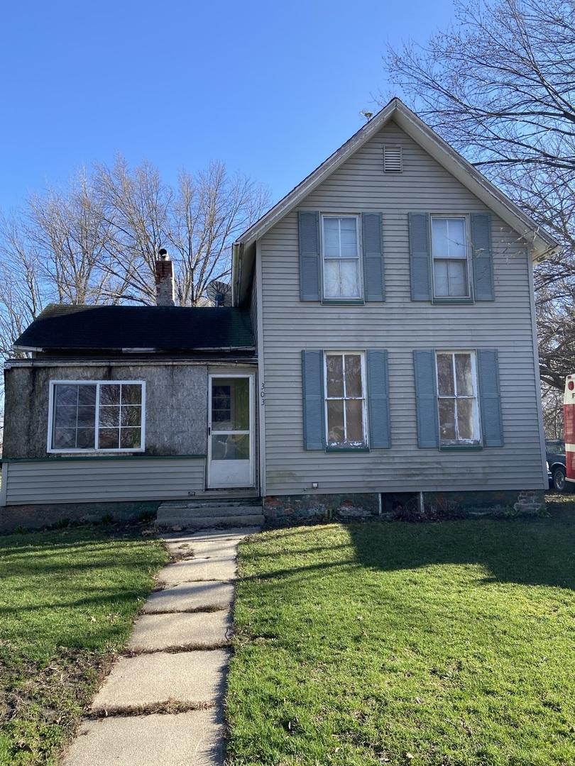 303 E Locust St., Lamoille, IL 61330