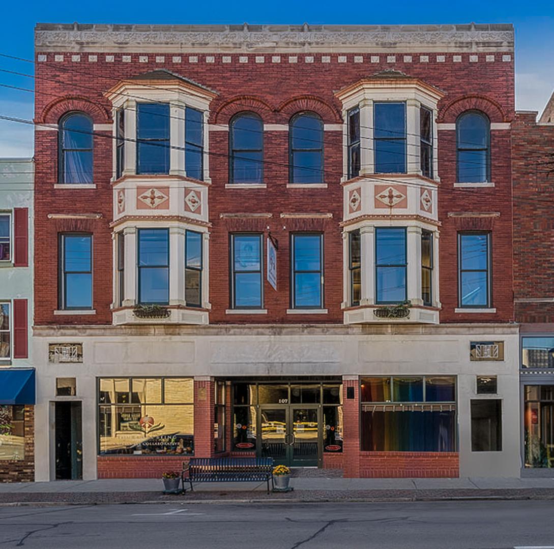 105 W Main St., Freeport, IL 61032