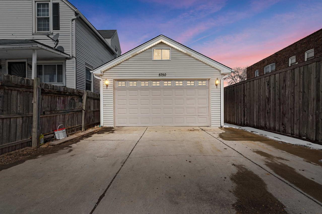 5750 W 65th St., Chicago, IL 60638
