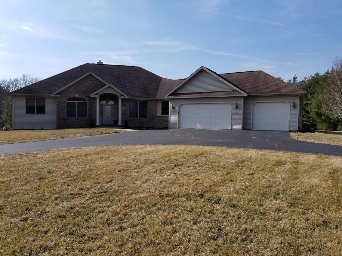 4303 Rolling Hills Ln., Freeport, IL 61032