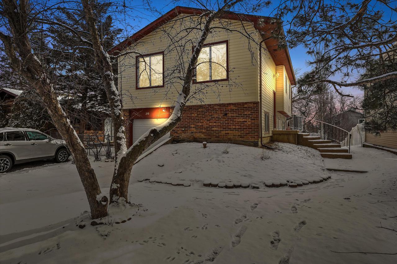 210 Mill Stream Dr., Bolingbrook, IL 60440
