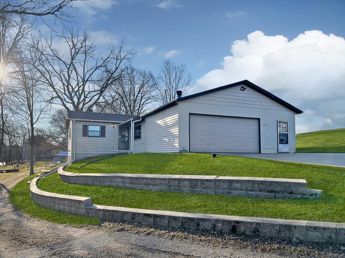 2921 N Harlem Center Rd., Freeport, IL 61032