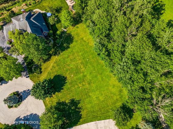 9 Seneca Ct., Burr Ridge, IL 60527