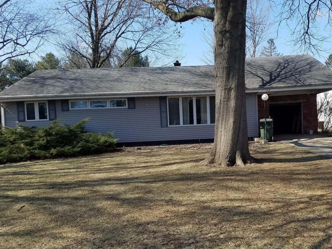 218 S Diamond St., Arcola, IL 61910