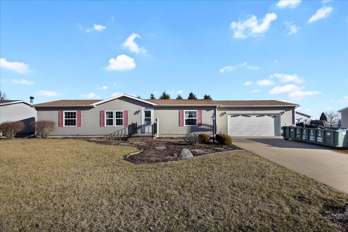 600 W Rhodes St., Thomasboro, IL 61878