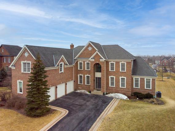 70 Wood Oaks Dr., South Barrington, IL 60010