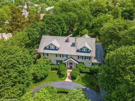 331 Essex Rd., Kenilworth, IL 60043