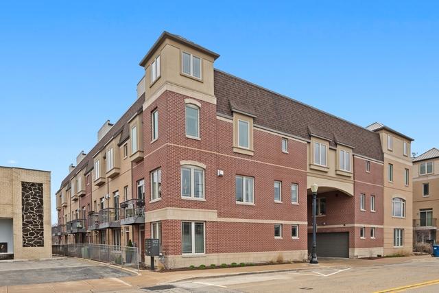 922 Warren Ave. #402, Downers Grove, IL 60515