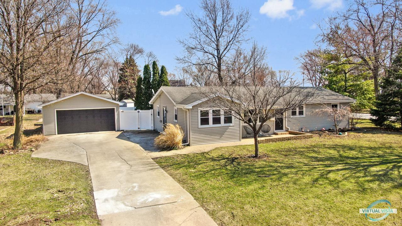 604 Edwin Dr., Bourbonnais, IL 60914
