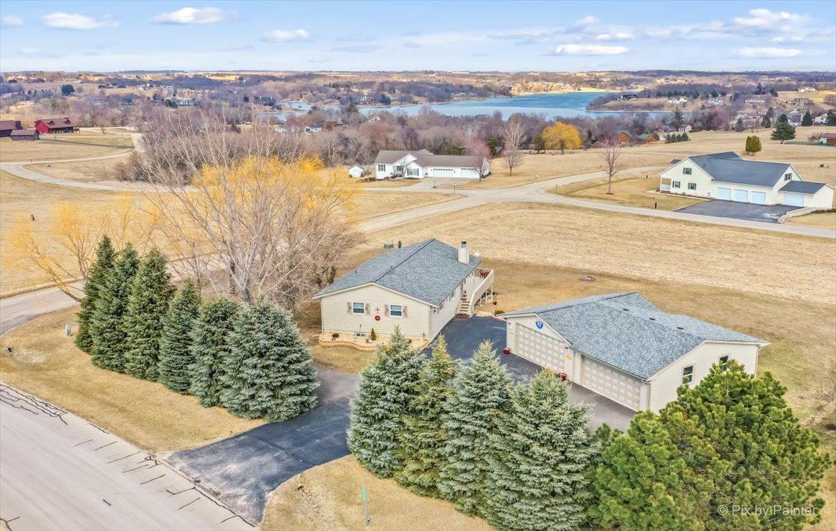 17-4 Lake Carroll Blvd., Lanark, IL 61046