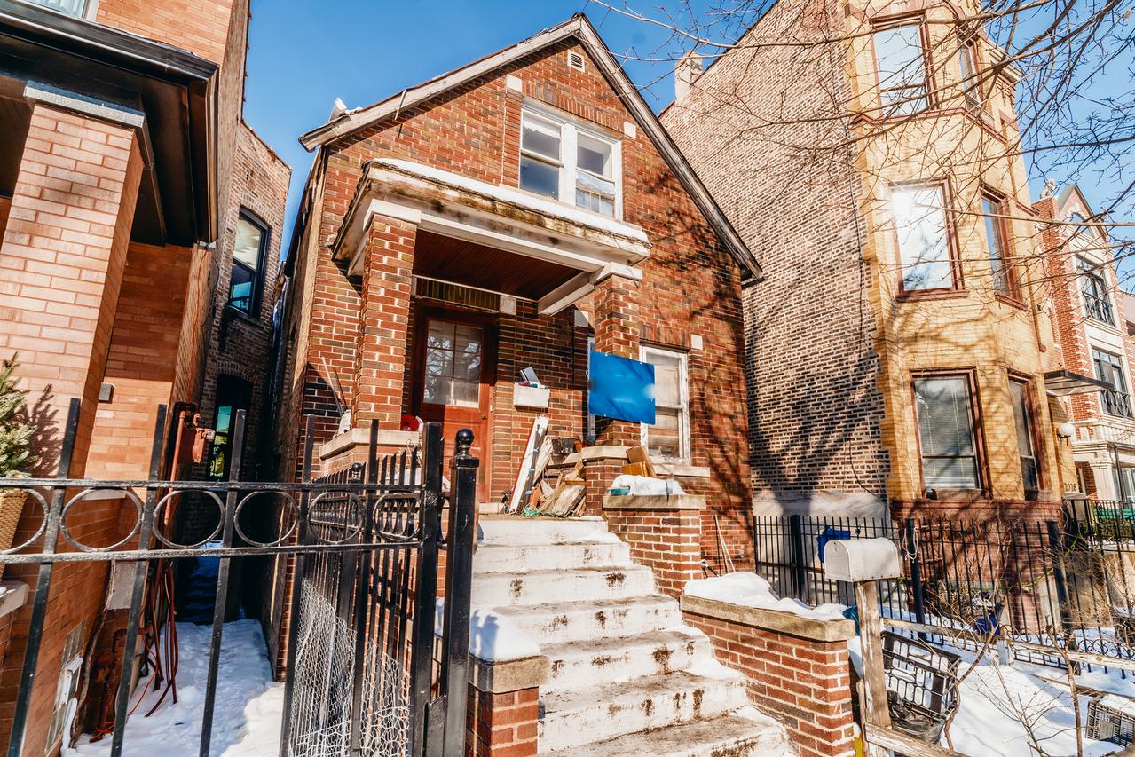 2030 W Iowa St., Chicago, IL 60622