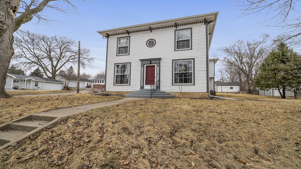 321 W 7th St., Pecatonica, IL 61063