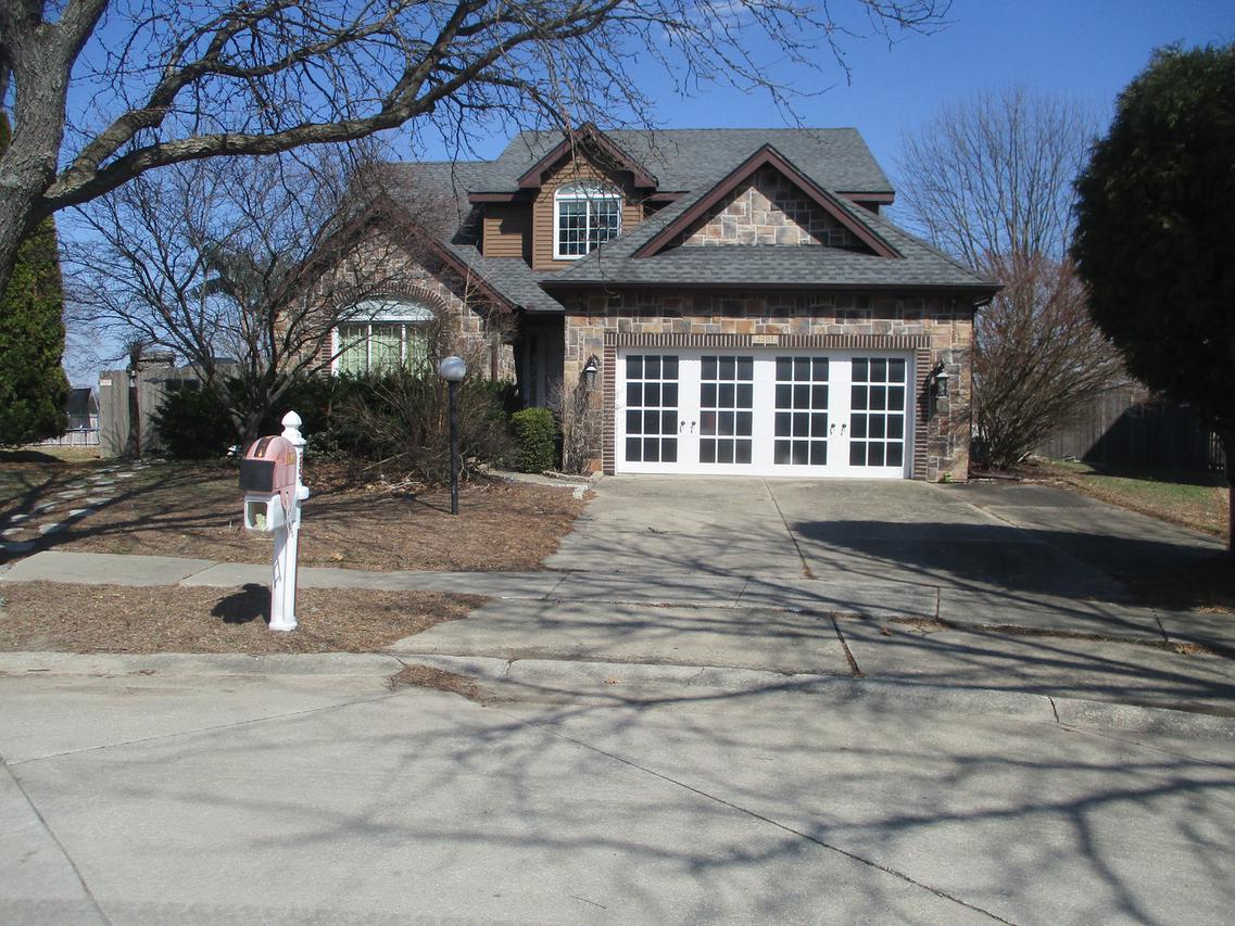 2501 Woodridge Pl., Champaign, IL 61822