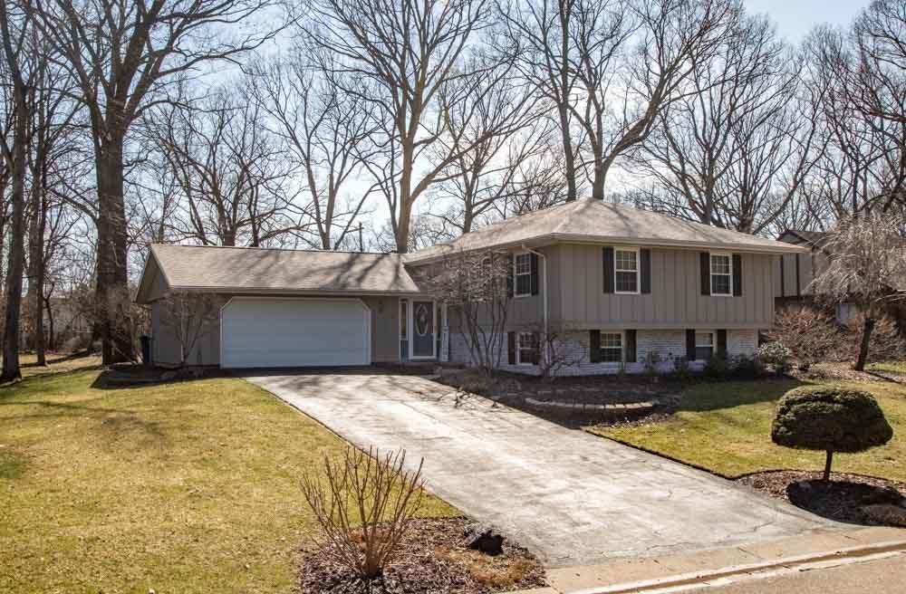 39 Shorewood Dr., Danville, IL 61832